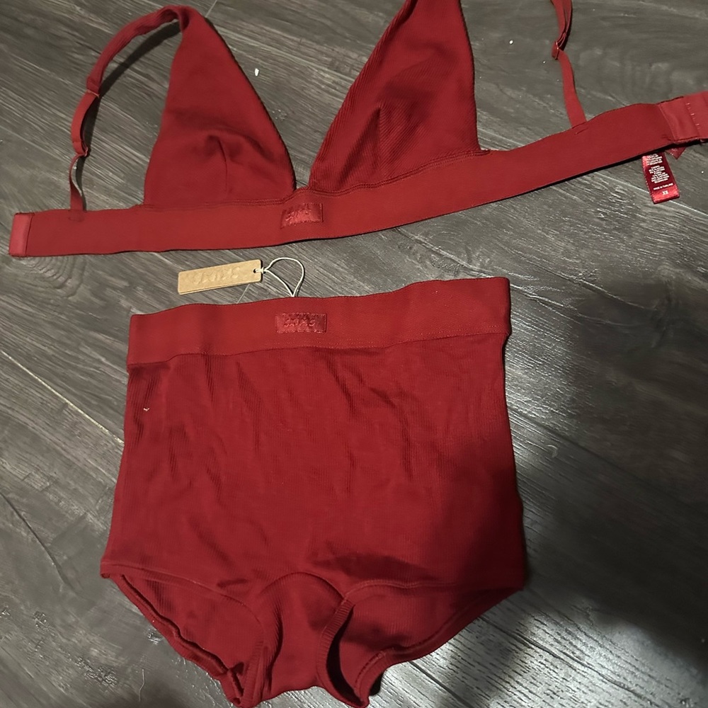 Skims set